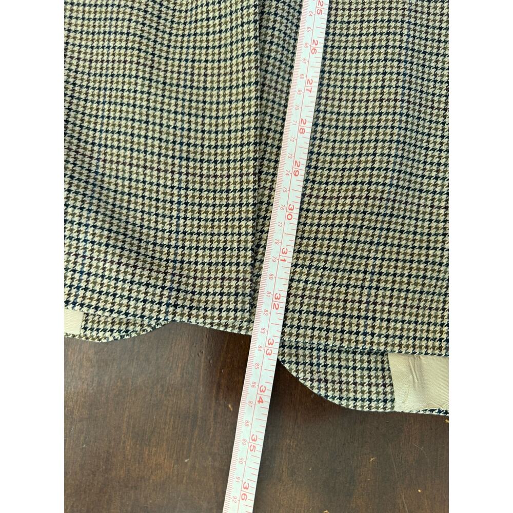 AKA Eddie Bauer Silk and Wool 2 Button Blazer.  Size 44R - Picture 7 of 11